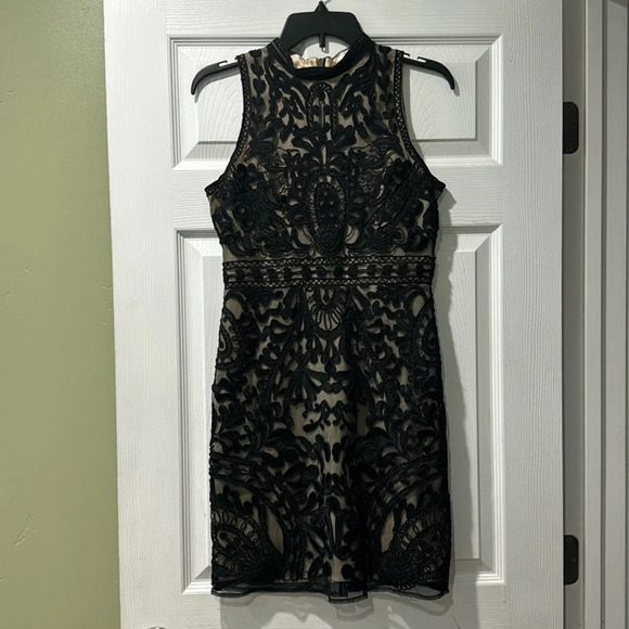 Parker Dress - Picture 1 of 12